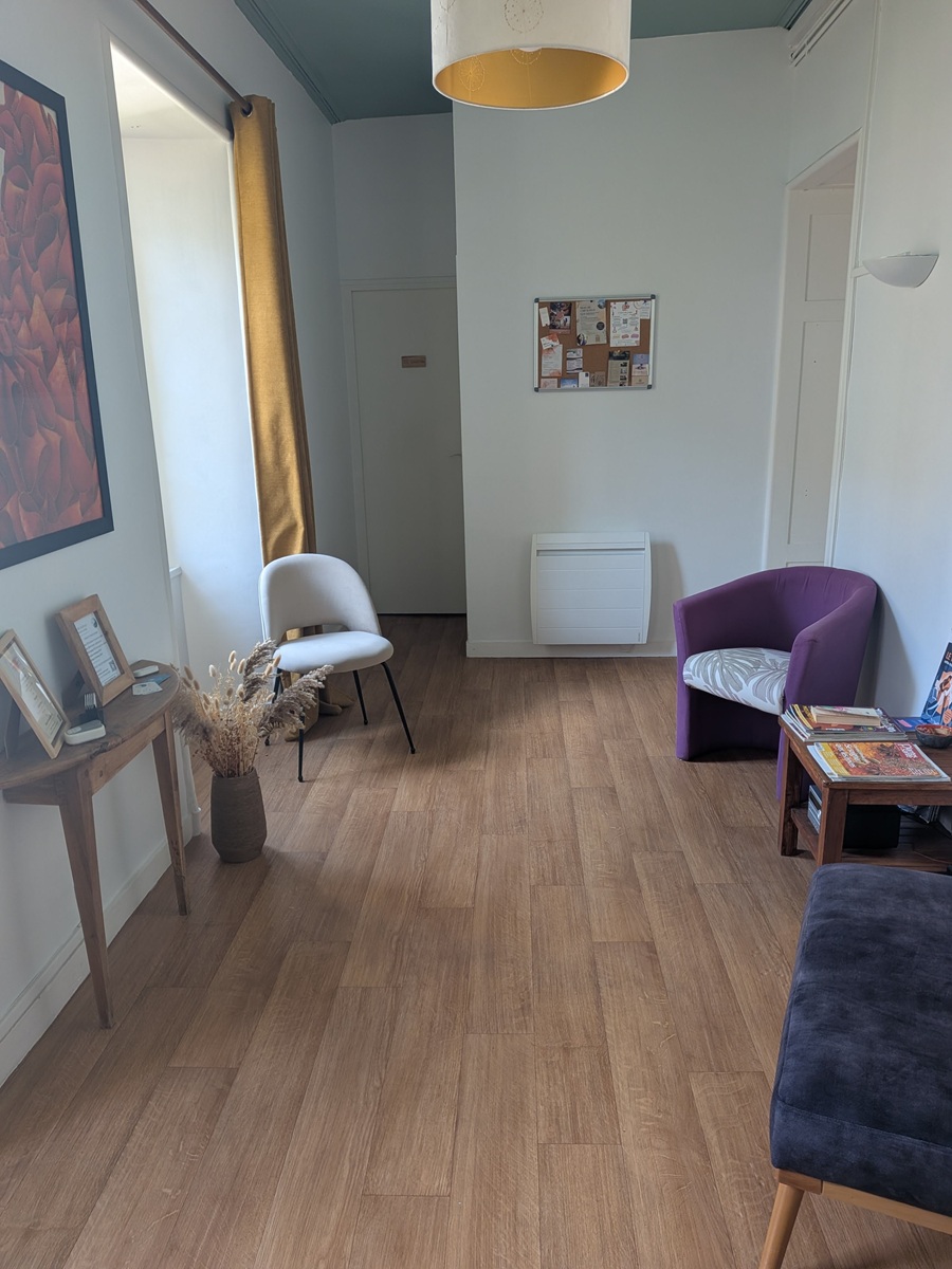 Salle d'attente commune avec le shiatsu de Cécile Aubrun et la somatothérapie de Laurence Gallot